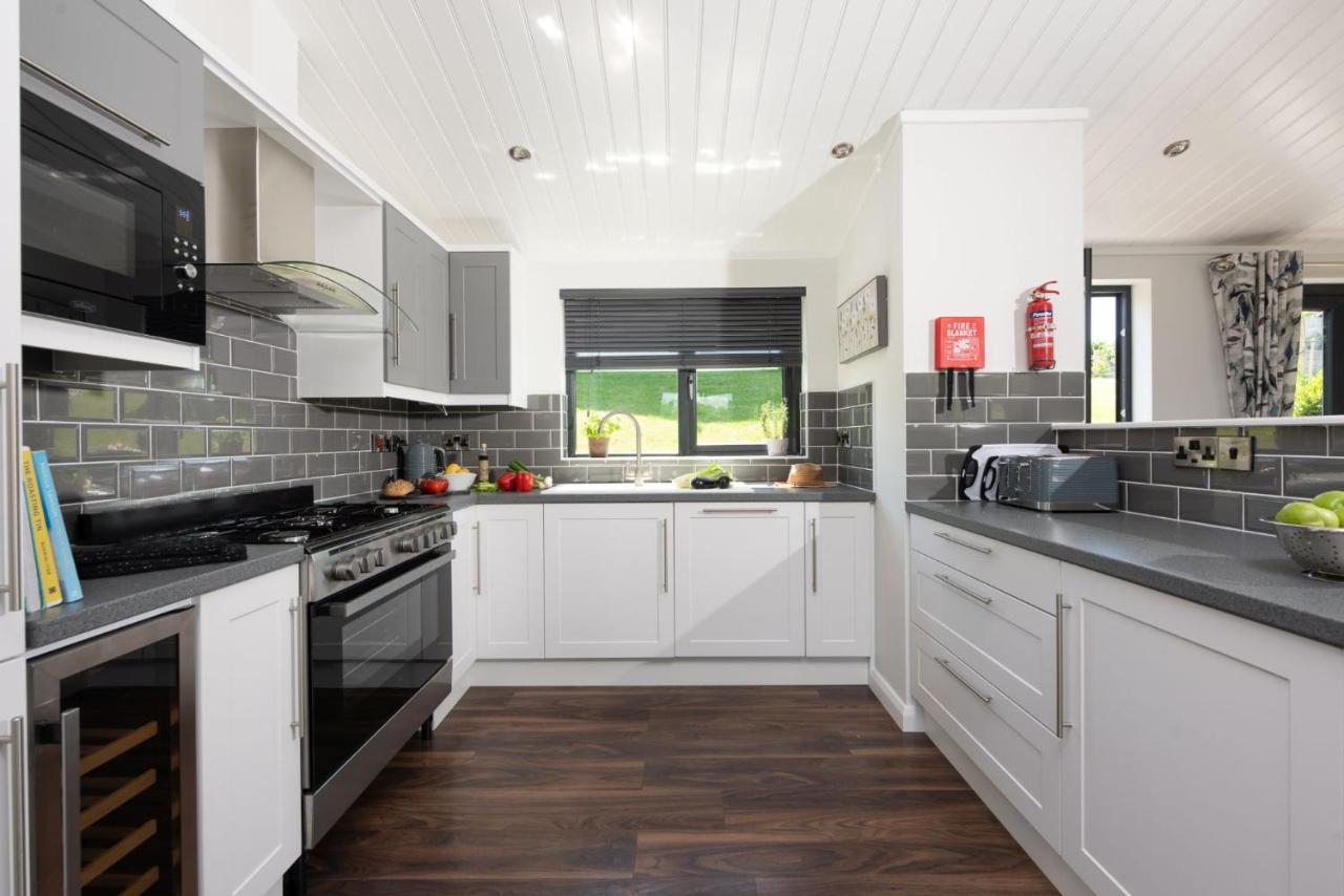 Lilac Lodge, 22 Roadford Lake Lodges Lifton Eksteriør bilde