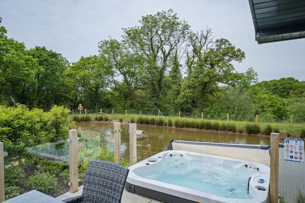 Lilac Lodge, 22 Roadford Lake Lodges Lifton Eksteriør bilde