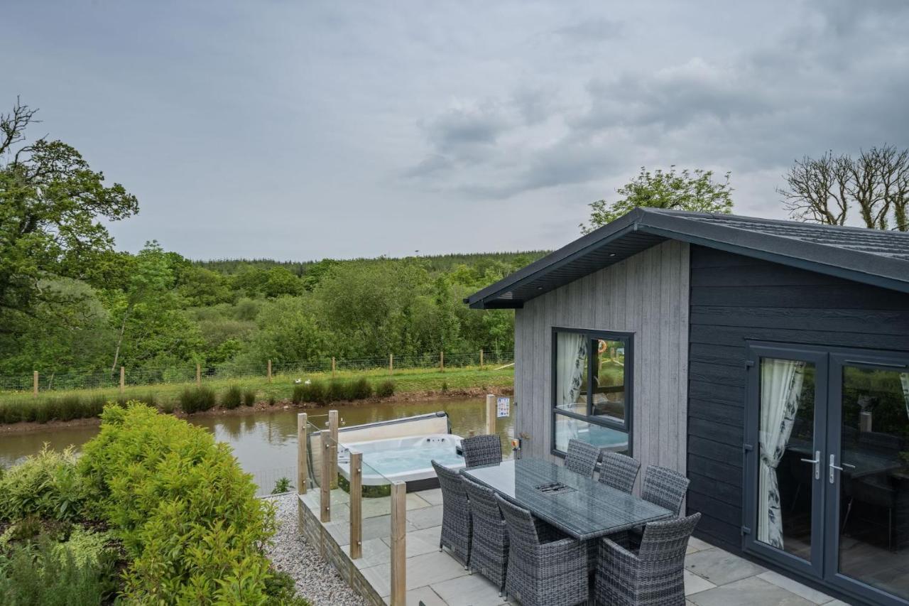 Lilac Lodge, 22 Roadford Lake Lodges Lifton Eksteriør bilde