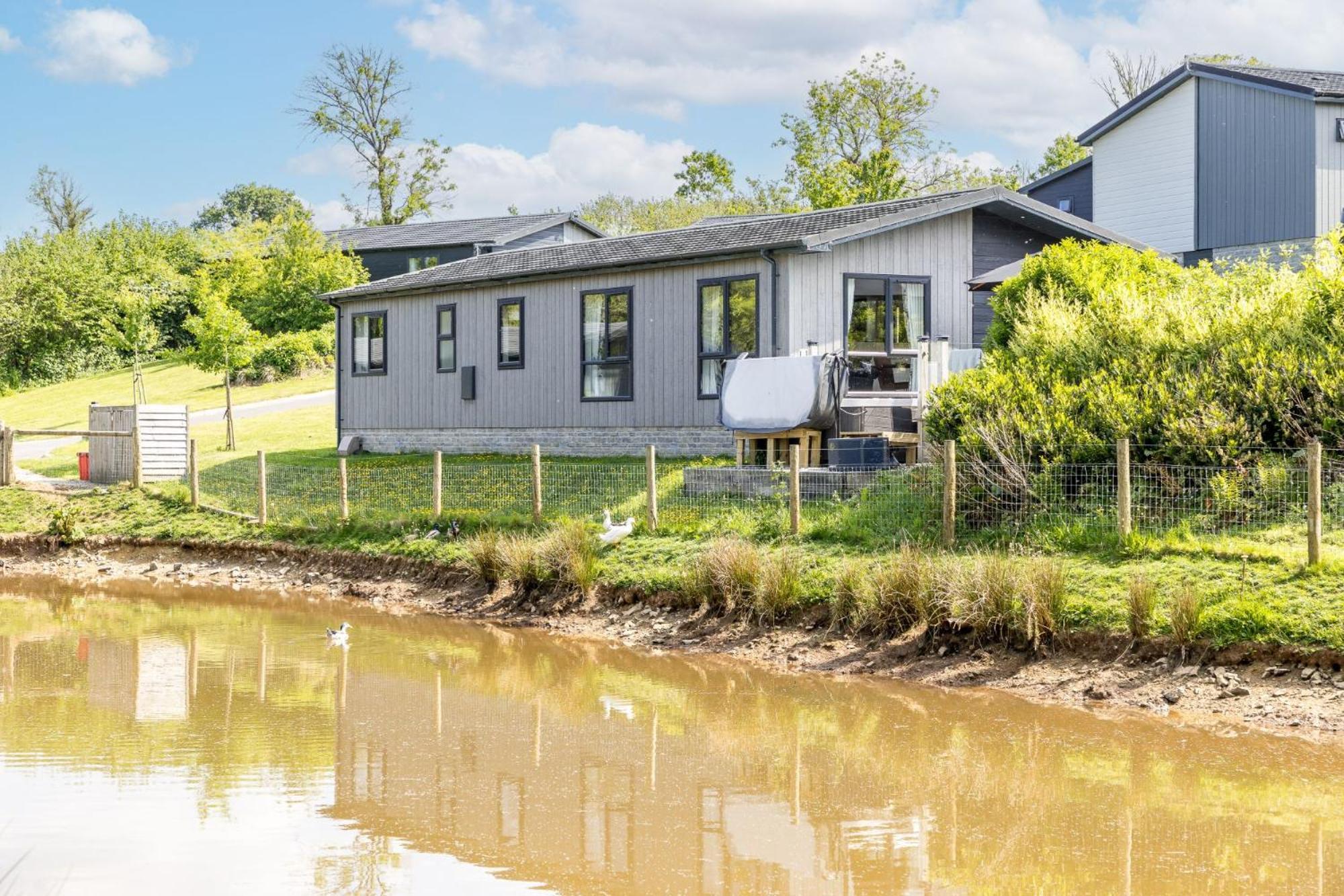 Lilac Lodge, 22 Roadford Lake Lodges Lifton Eksteriør bilde