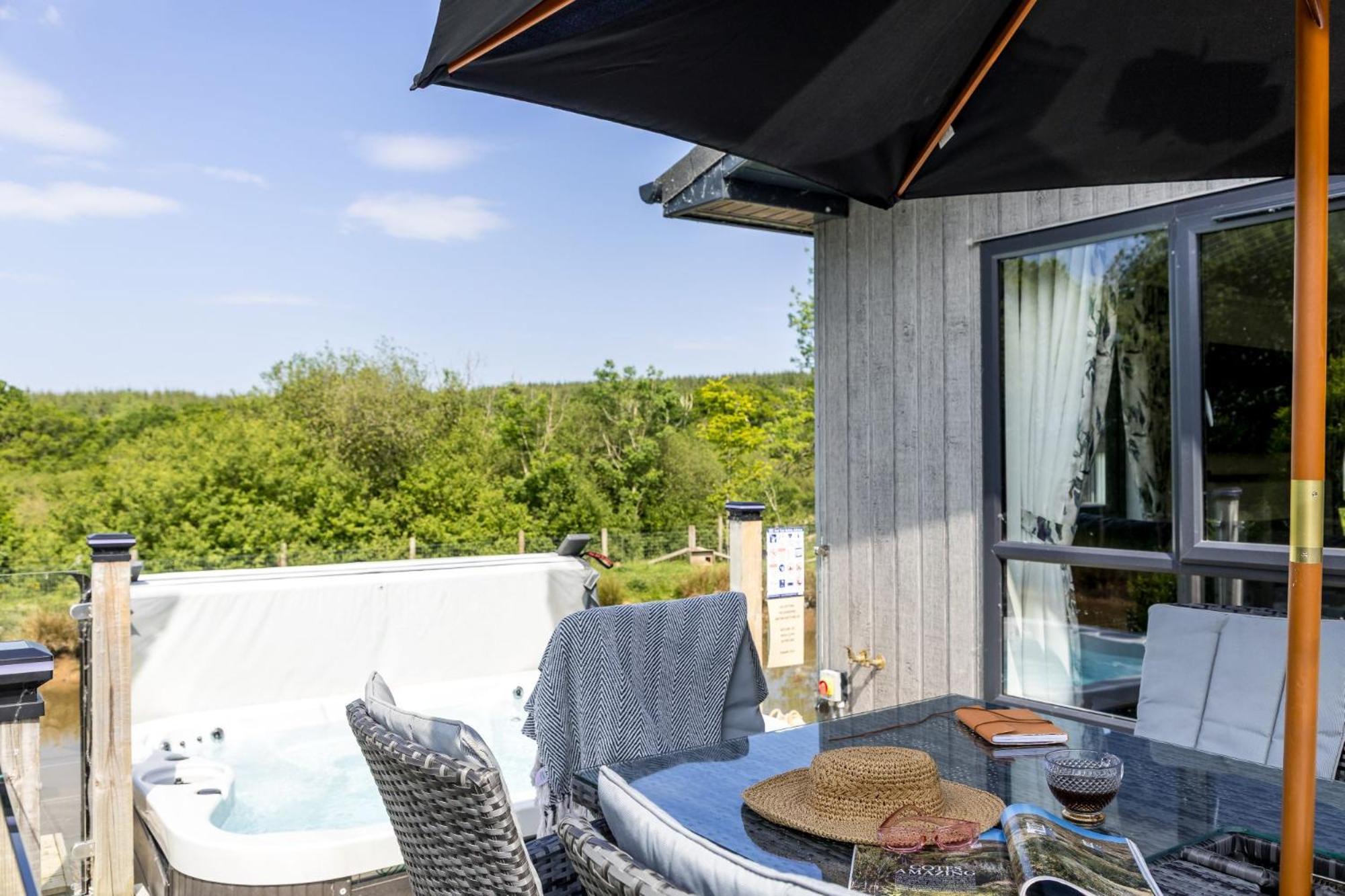 Lilac Lodge, 22 Roadford Lake Lodges Lifton Eksteriør bilde