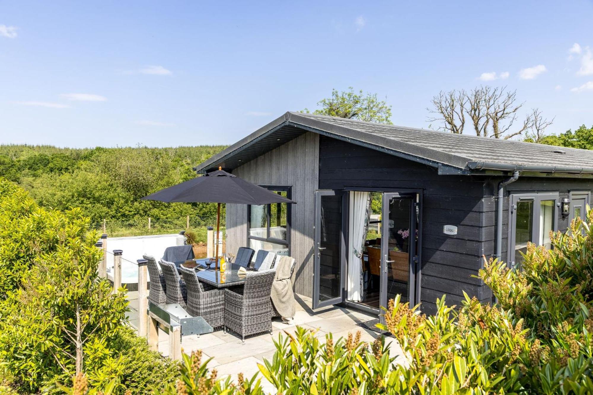 Lilac Lodge, 22 Roadford Lake Lodges Lifton Eksteriør bilde