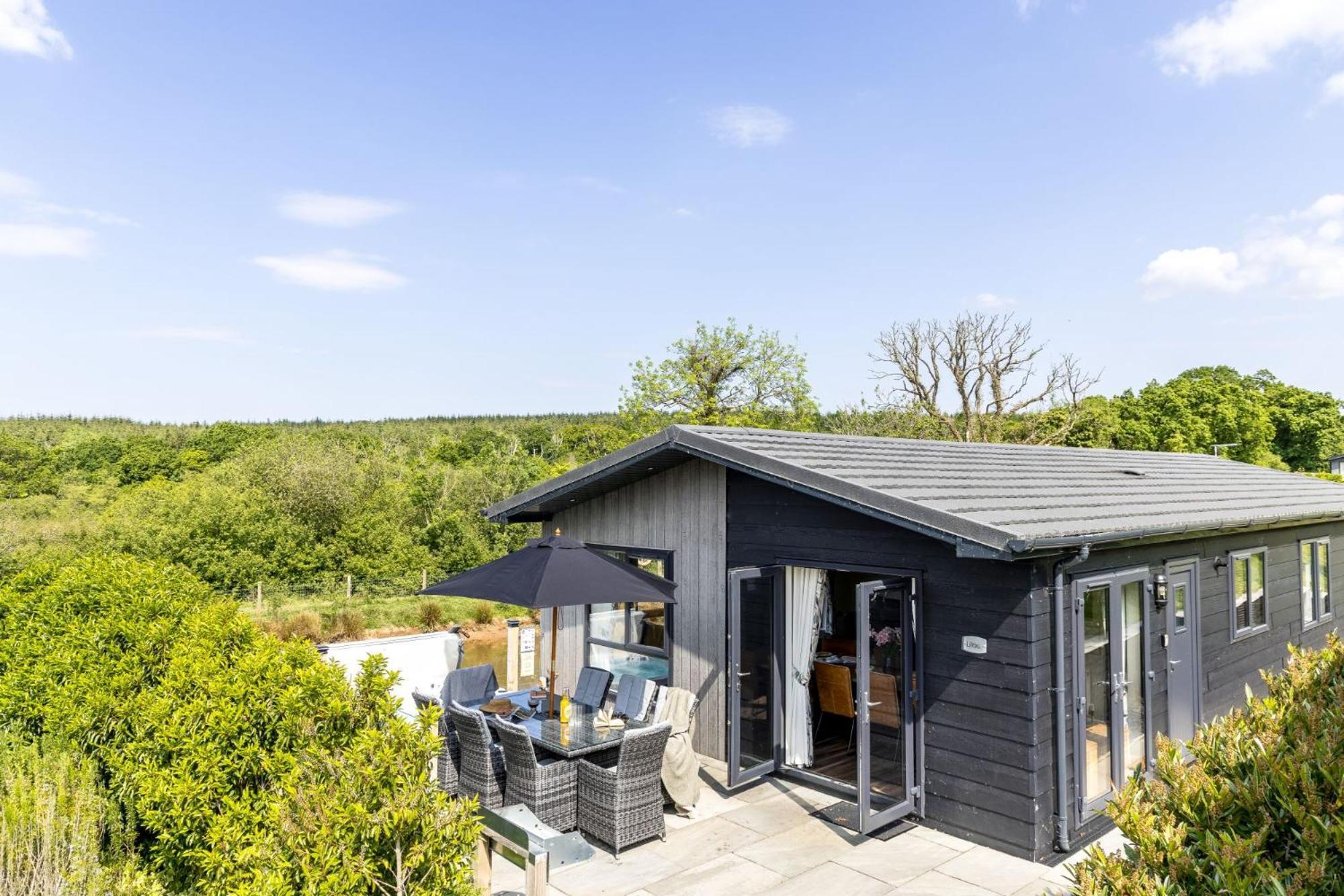 Lilac Lodge, 22 Roadford Lake Lodges Lifton Eksteriør bilde