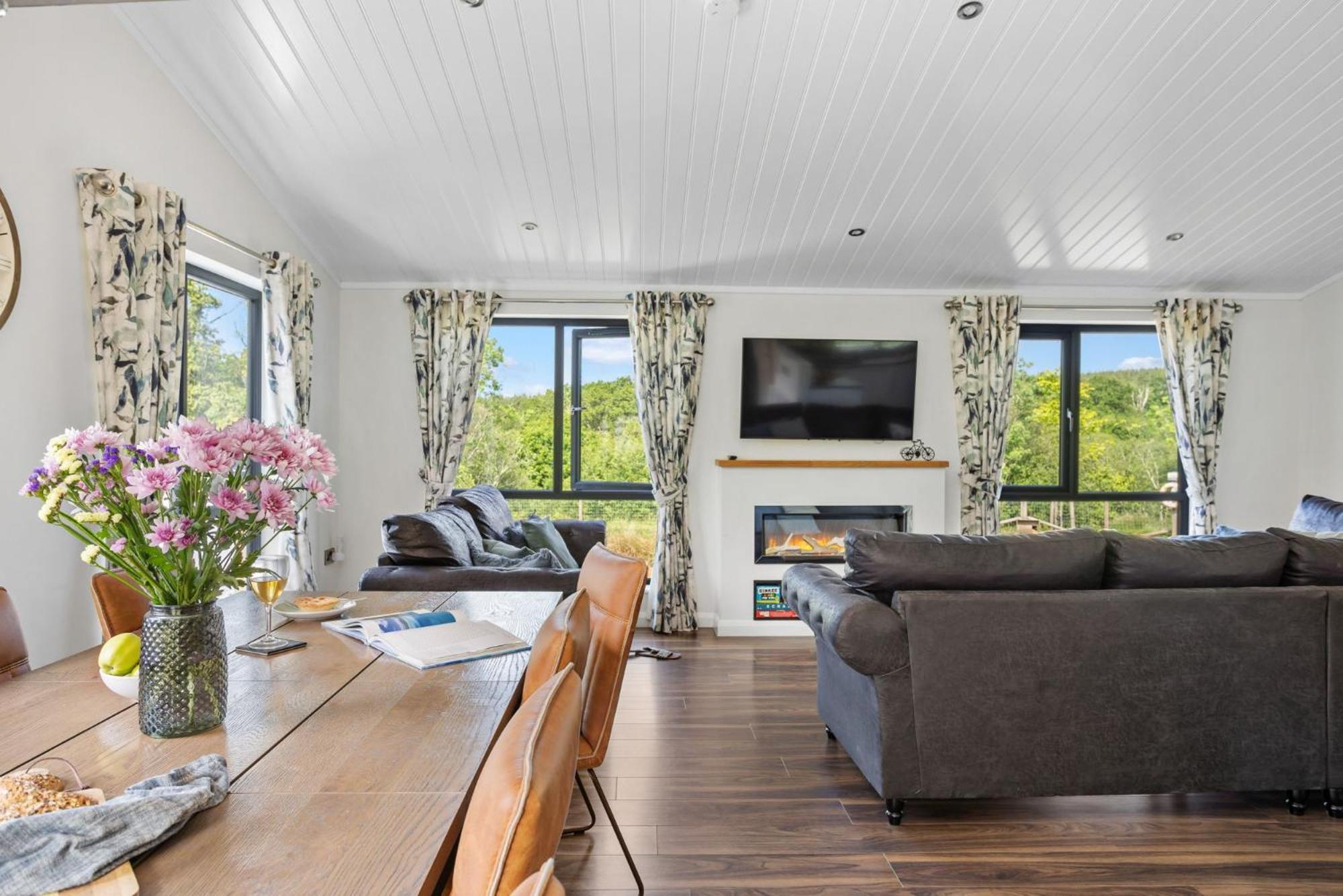 Lilac Lodge, 22 Roadford Lake Lodges Lifton Eksteriør bilde